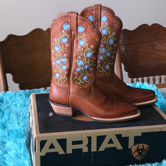 Ariat Shoes - Women’s Ariat western boots Final Price drop‼️